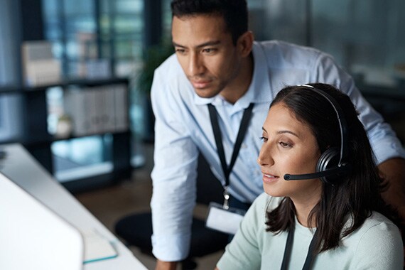 customer service helping a customer with cybersecurity solutions